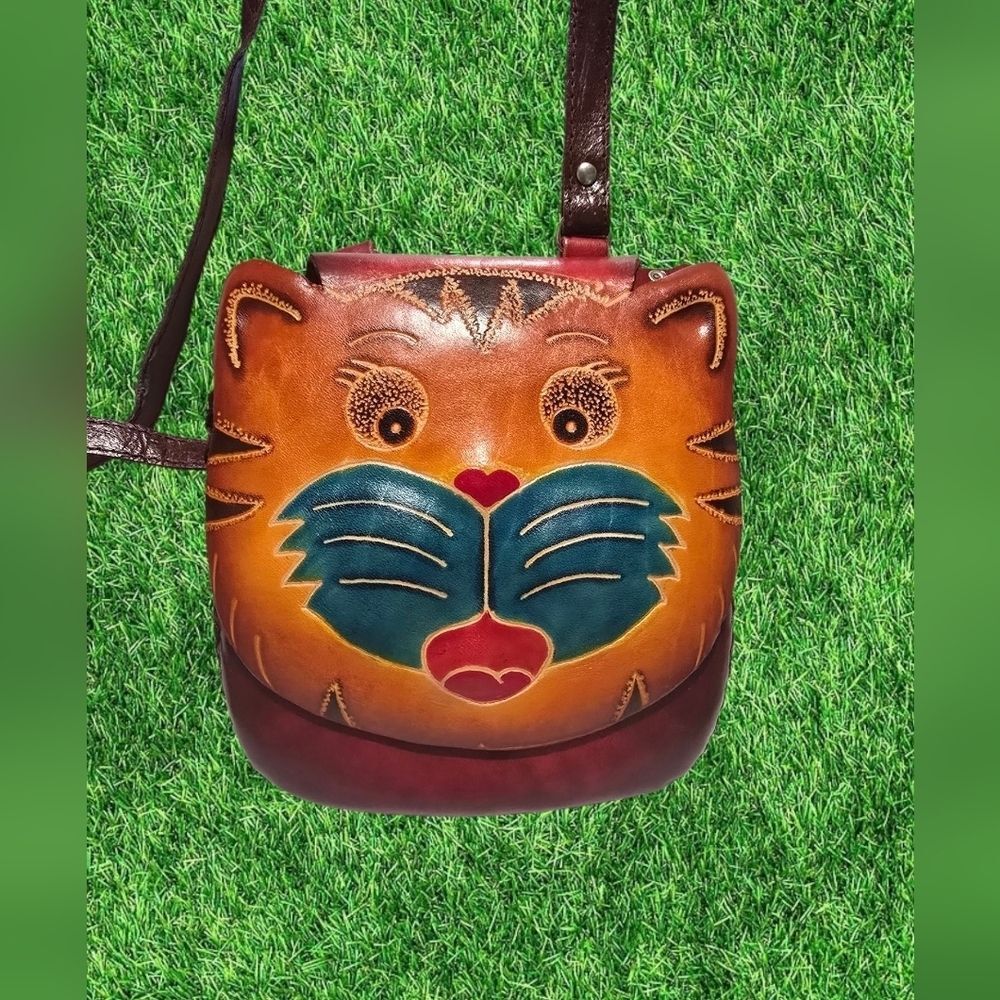 Handmade/Handtooled Leather Cat Crossbody Bag 6"x6" Interior 27-33" Strap New - Picture 2 of 5